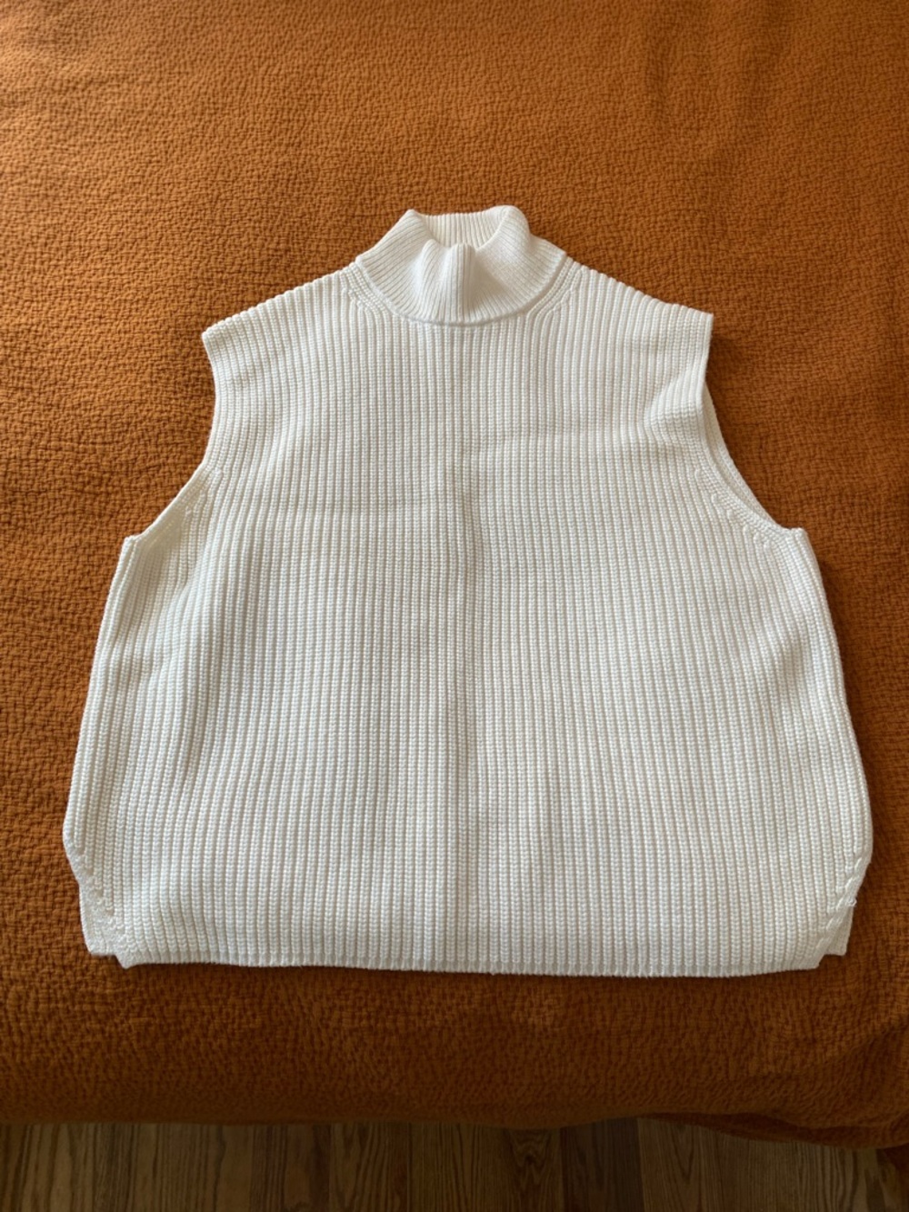 Abercrombie & Fitch Cream Ribbed Sleeveless Turtleneck Vest